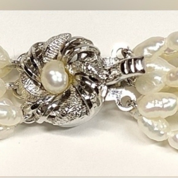 NEW🌸8 strands of Genuine white pearls-925 Silver pearl embellished clasp - Picture 3 of 7